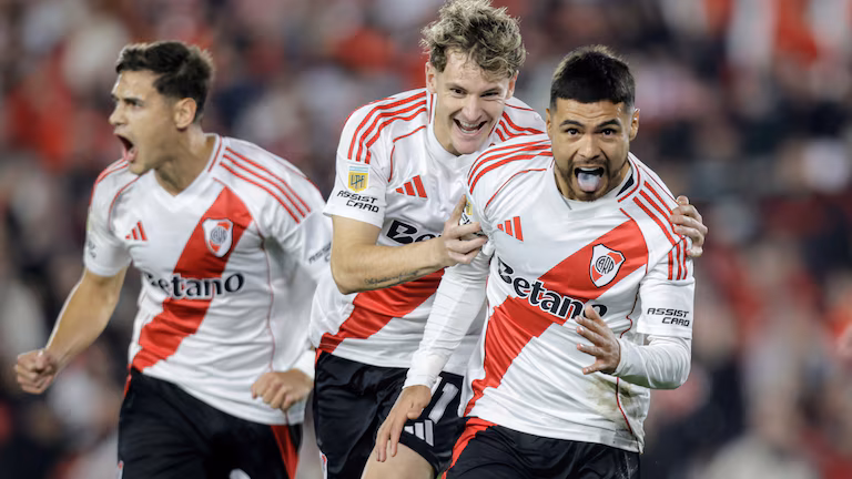 River Plate goleó a Barracas Central y se clasificó a los cuartos de final del Torneo Apertura
