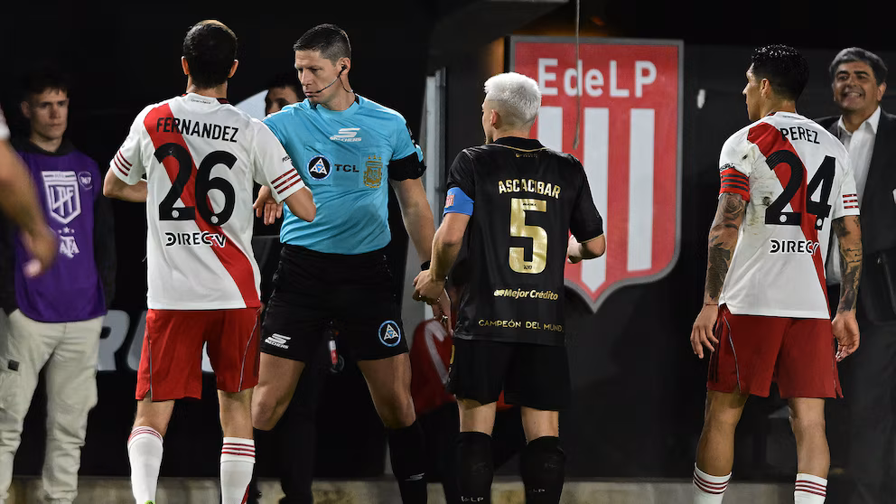 River le ganó a Estudiantes en La Plata y sigue como líder de la Zona B del Torneo Clausura