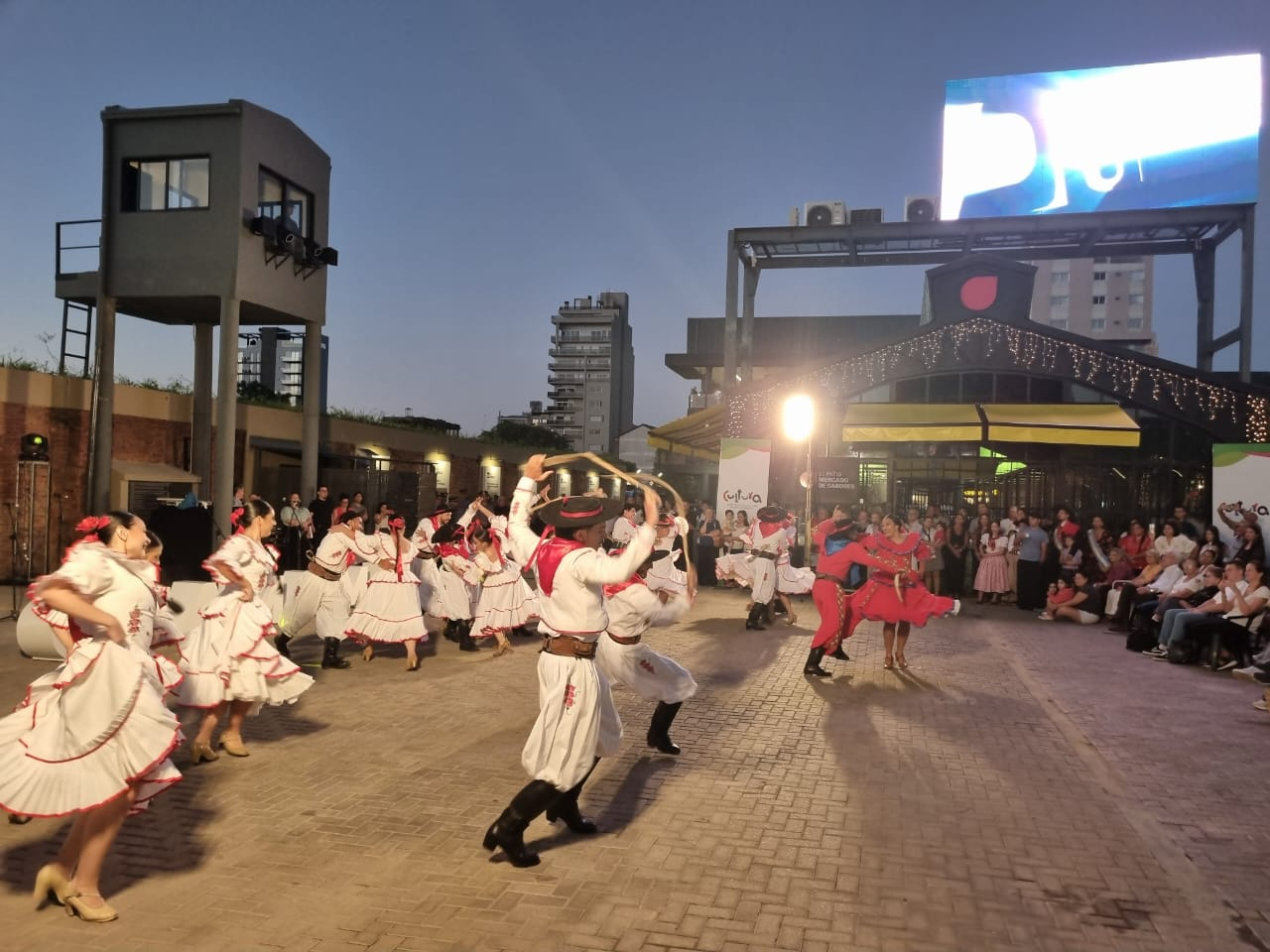 Retreta chamamecera dio inicio a las actividades previas de la Fiesta Nacional del Chamamé 