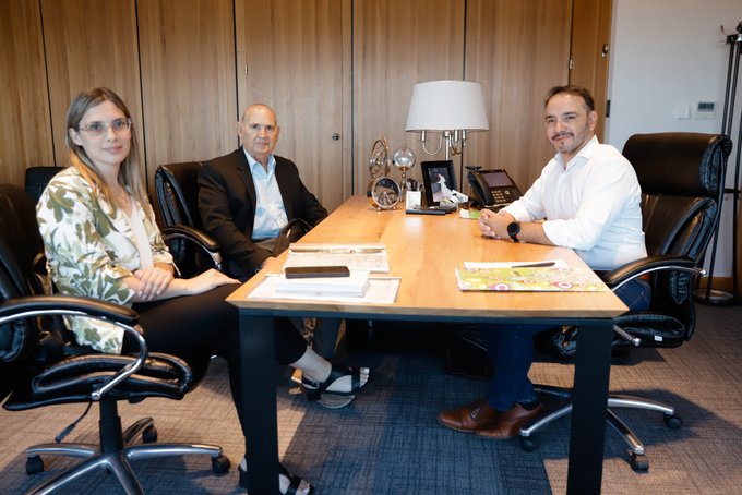 El gobernador Juan Pablo Valdés mantuvo una mesa de trabajo con intendentes