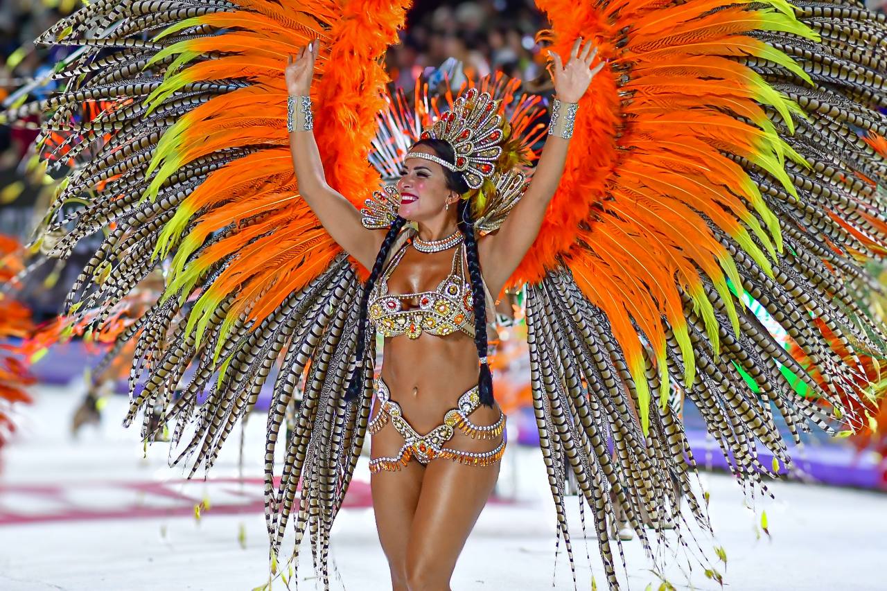 Comienza un fin de semana a pura música, carnaval y actividades en las playas