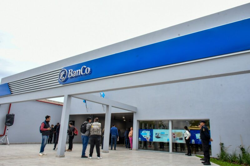 El Centro Único de Pagos atiende con normalidad en Corrientes pese al paro: bancos privados cerrados 