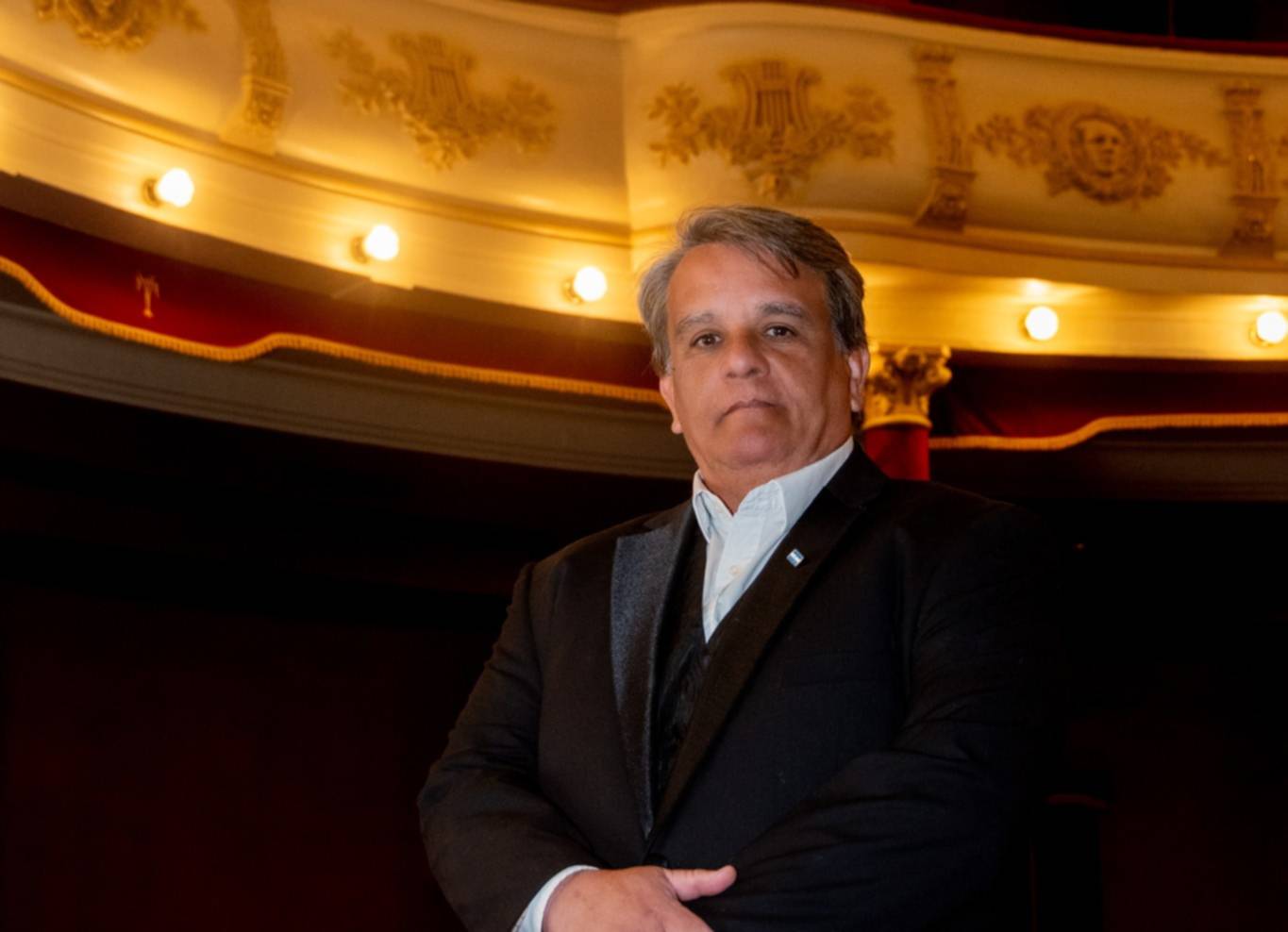 Emilio Aguilera rinde homenaje a la mujer en el Teatro Vera