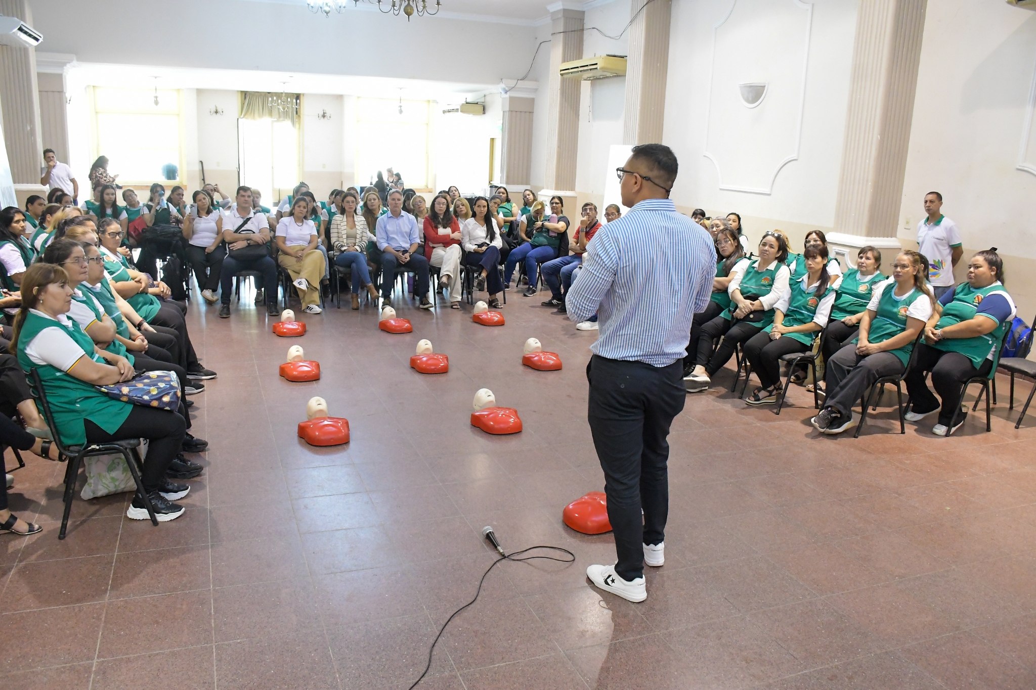 Más de 100 trabajadores de los CDI se capacitaron en RCP y primeros auxilios
