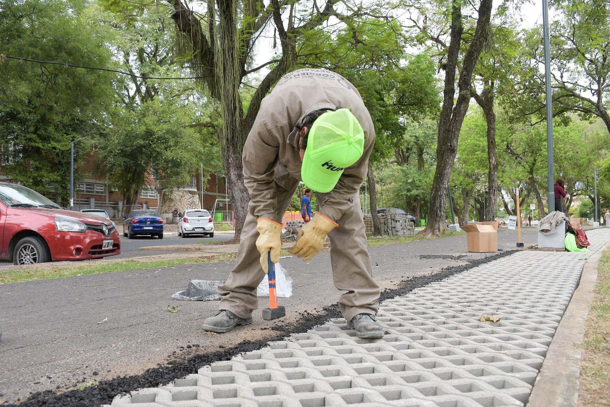 El Municipio avanza con mejoras en iluminación y veredas en sectores estratégicos del parque Mitre