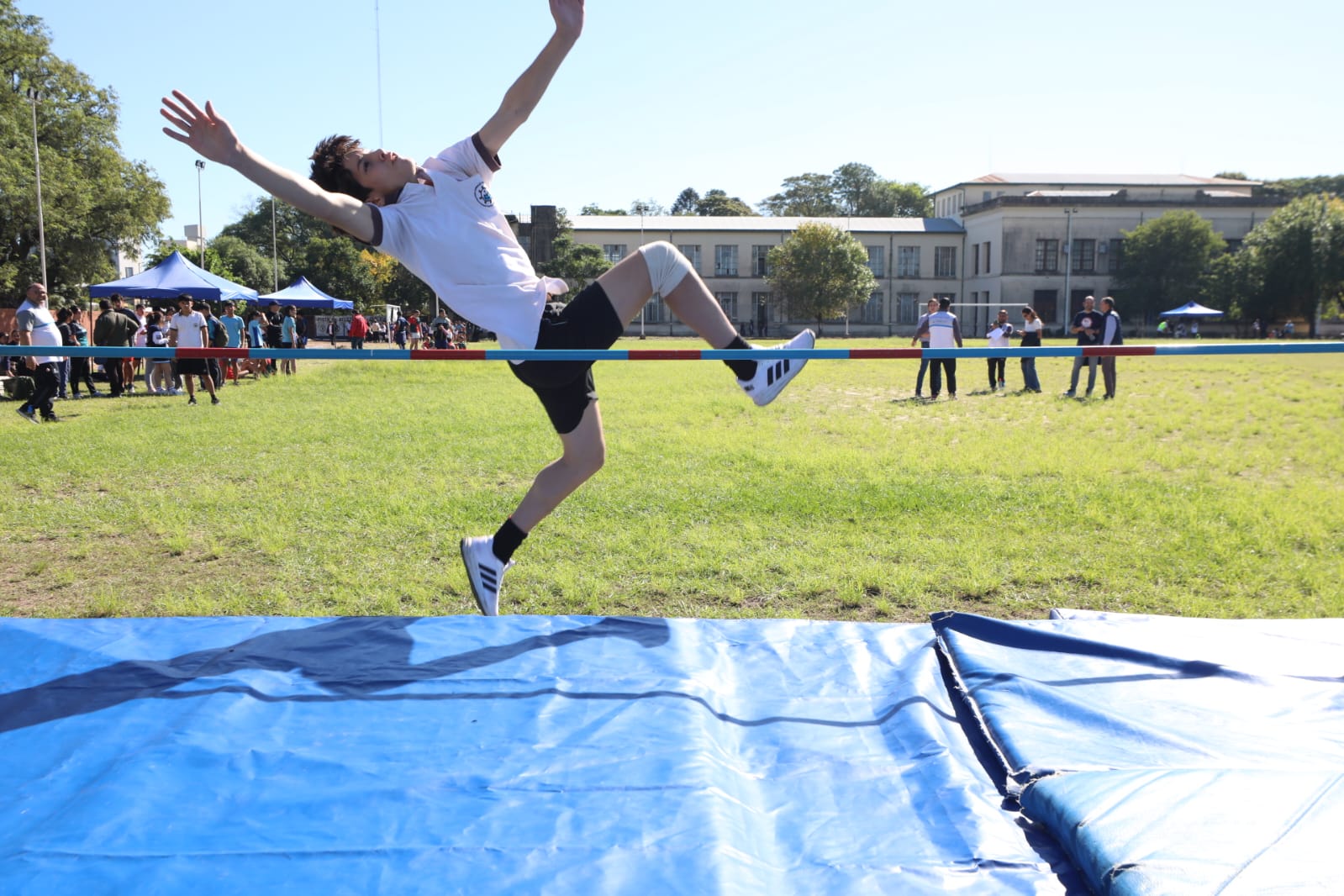 El Gobierno fortalece el atletismo en las escuelas con inclusión y sana competencia