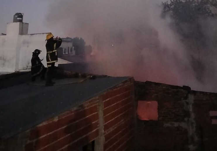 Un incendio fatal en el barrio Niño Jesús se cobró la vida de un hombre de 77 años