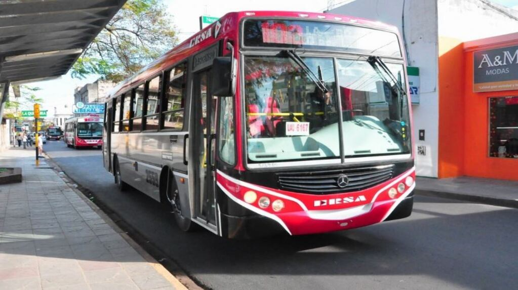 UTA acordó una mejora salarial y se garantiza el servicio de colectivos en Corrientes 