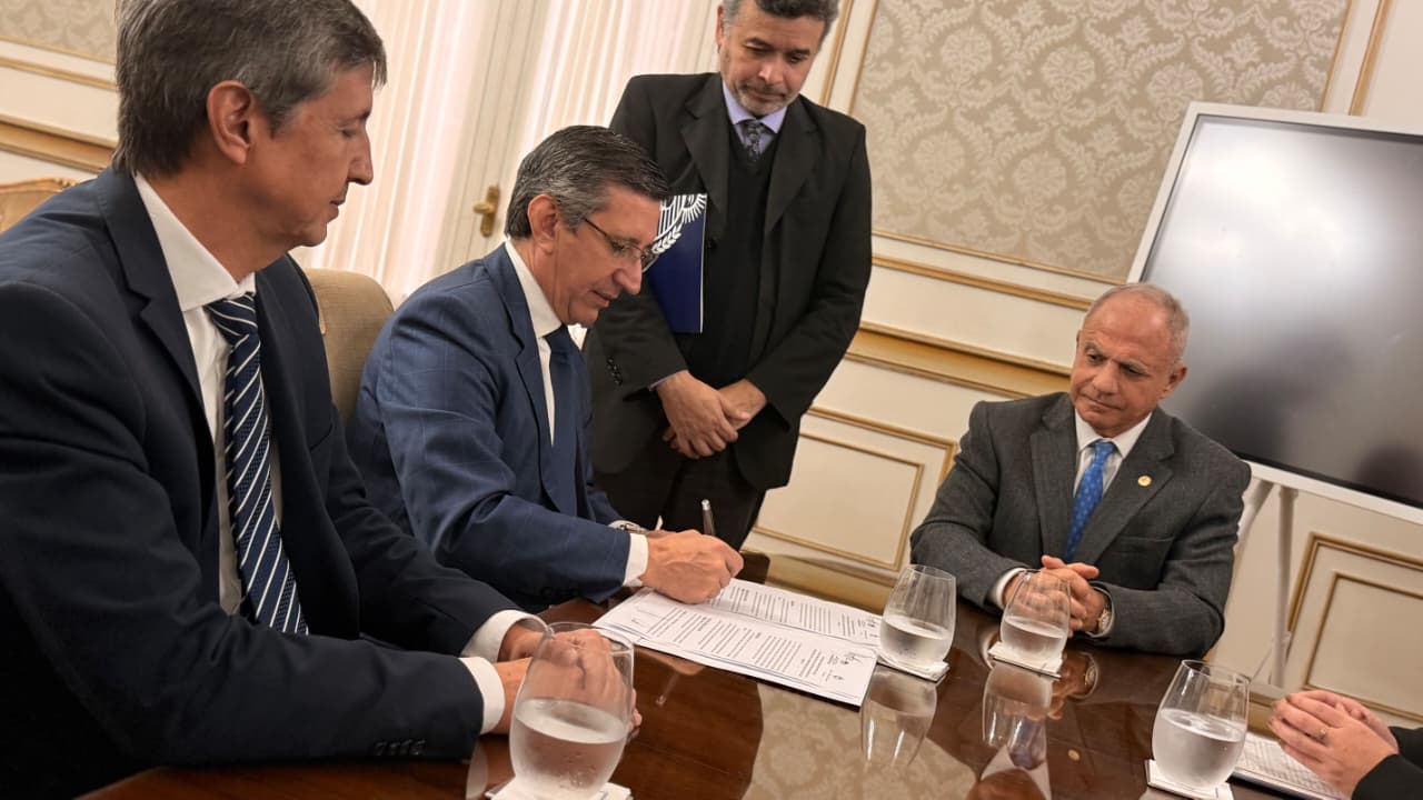El Ministerio de Justicia y el Superior Tribunal avanzan en la despapelización en el Registro Provincial de las Personas