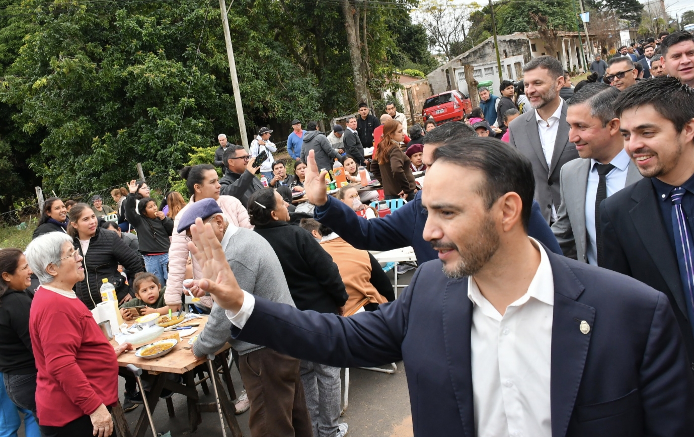 Valdés acompañó a la comunidad de Mburucuyá en su fiesta patronal por San Antonio de Padua
