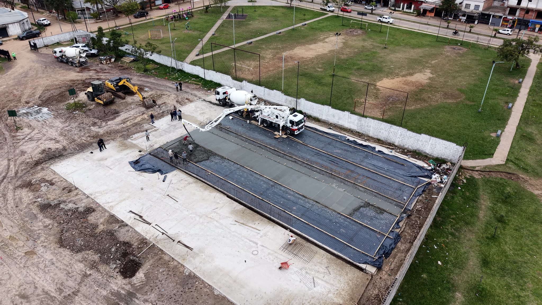 Polich constató el avance de obras en el centro de Transferencia de Residuos del barrio Pirayuí
