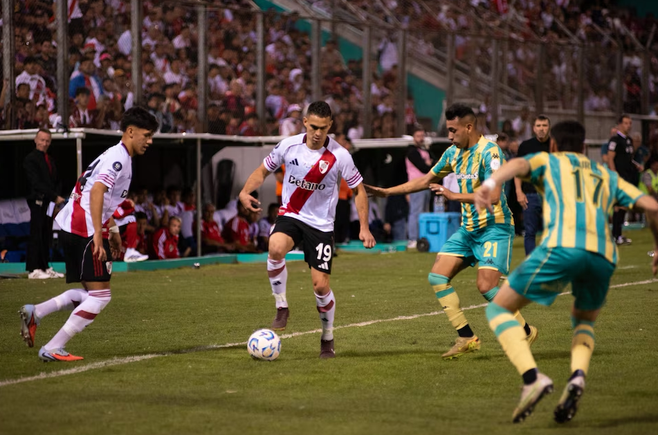 Aldosivi dio el golpe: eliminó a River de la Copa Argentina y avanzó a octavos