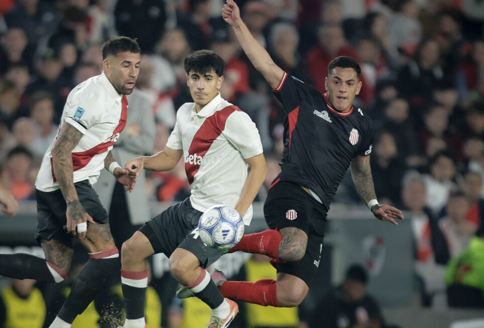 Golpazo en el Monumental: River cayó ante Barracas Central y arrancó con el pie izquierdo el Clausura