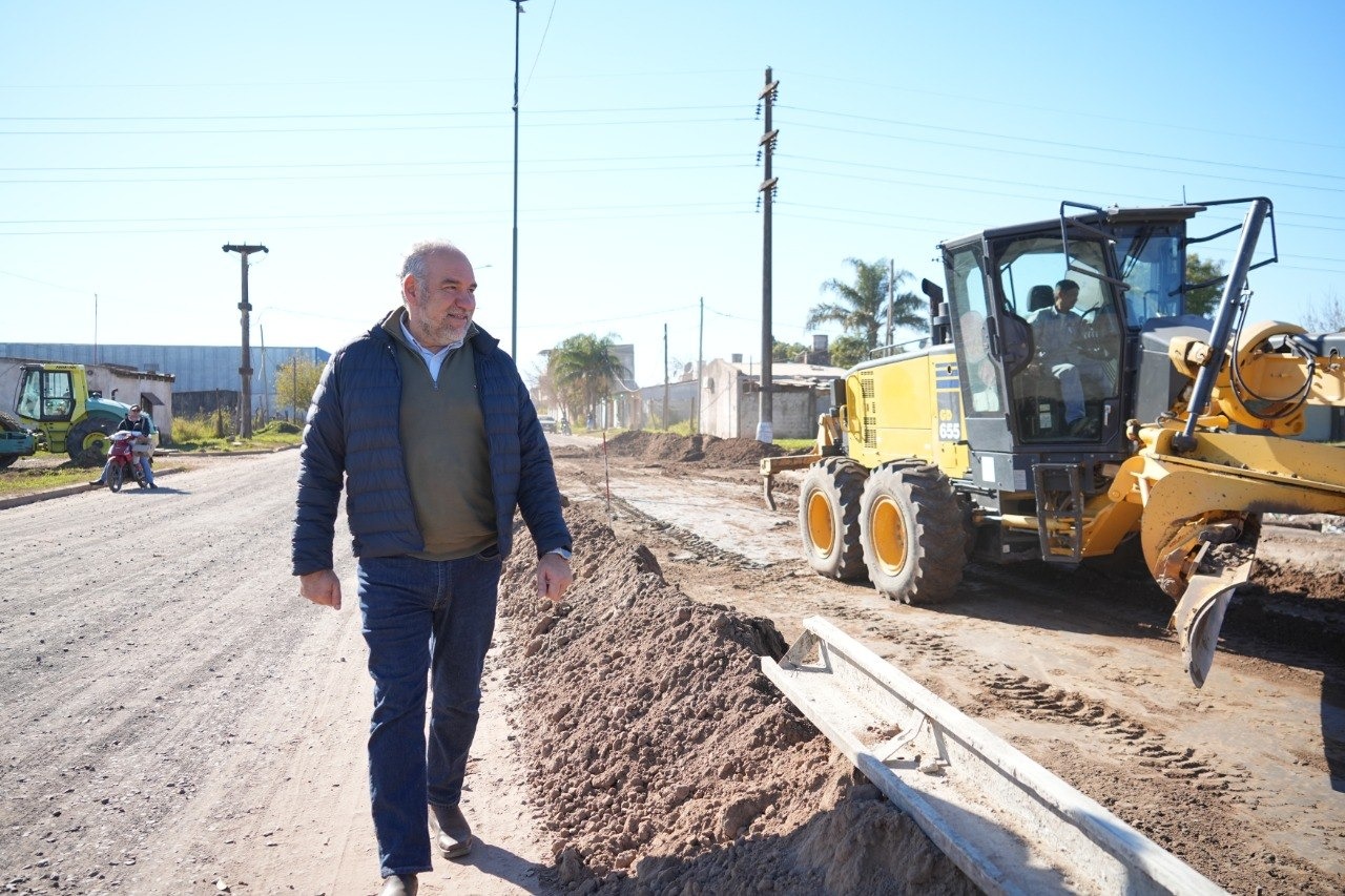 Inició la pavimentación de la avenida Cuba, una obra clave para conectar el barrio Pirayuí con la Autovía Ruta 12