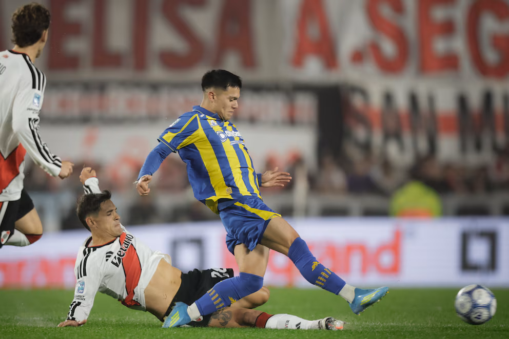 River volvió a caer: perdió con Rosario Central en el Monumental y profundizó su crisis