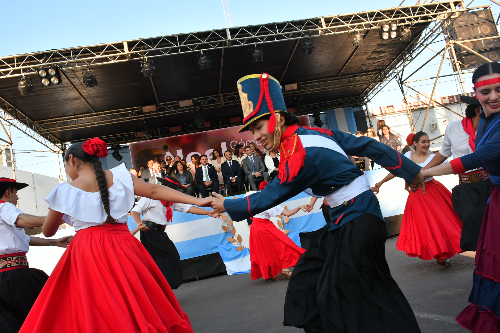 El gobernador Valdés presidió en Saladas el acto por el primer Dia Provincial del Granadero Correntino